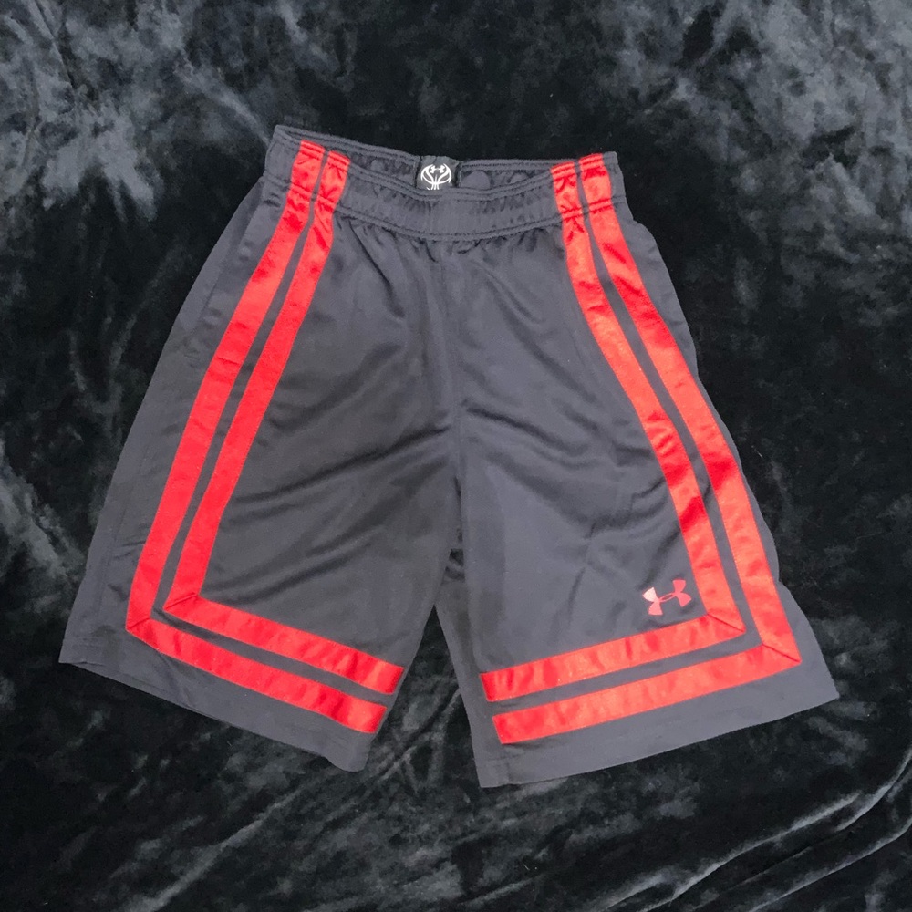 (SOLD) UNDER ARMOUR BASKETBALL SHORTS